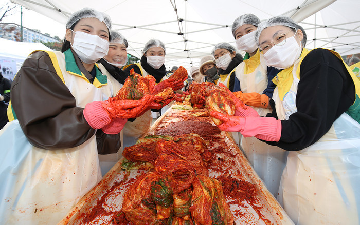 신천지서 진리말씀 깨달은 수료생 '김장봉사'로 마음 훈훈