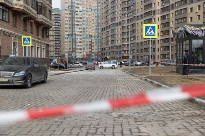 모스크바, 연일 드론 공격으로 공항 ...