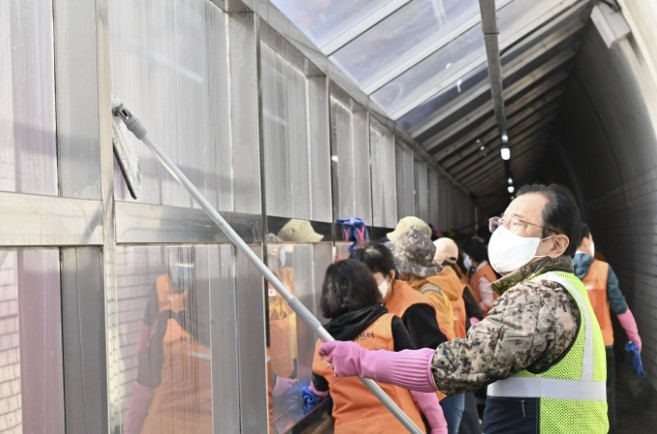 "묵은 때 안녕" ...