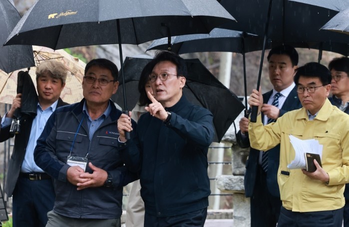 김민석 국무총리, 아스콘 생산업체 현...