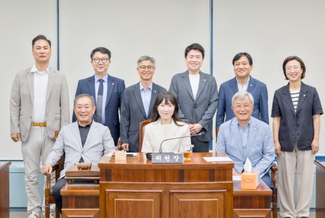 강릉시의회, 특별위원회 결과보고서 채...