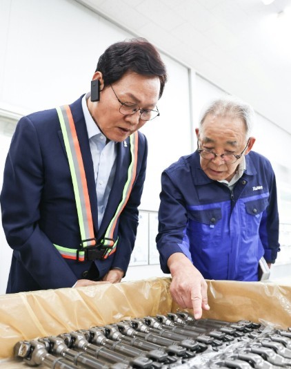 민선 9기 앞두고 첫 산업행보...박...
