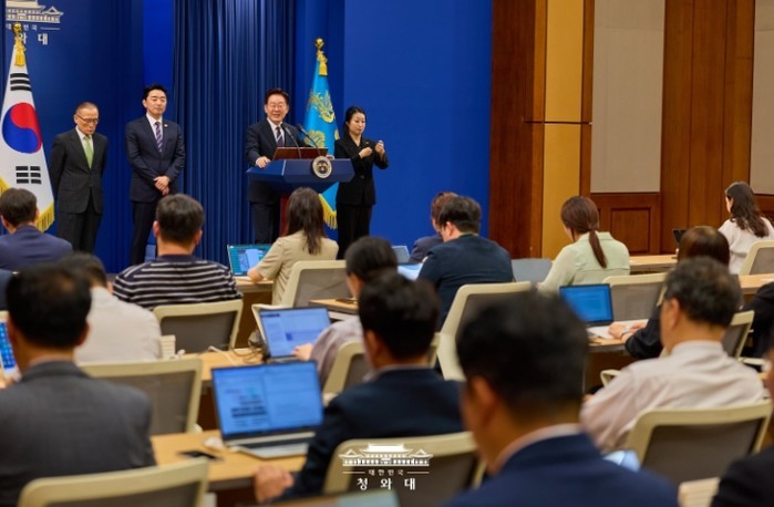 이재명  대통령 "교황에게 ...