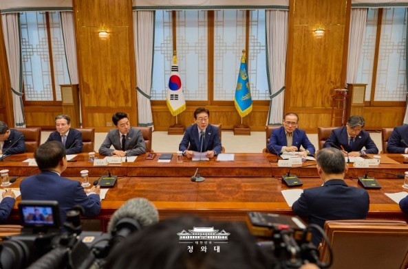 이 대통령 "AI 중심 새 ...