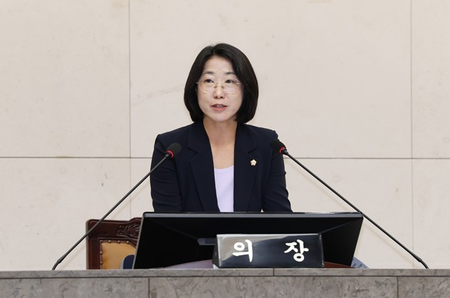 제10대 금천구의회 출범...첫 여성...
