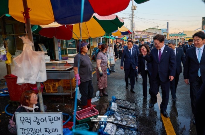 이재명 대통령, 안흥포구 방문