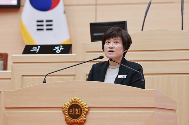 신연순 특별시의원 요구에 김대중 교육...