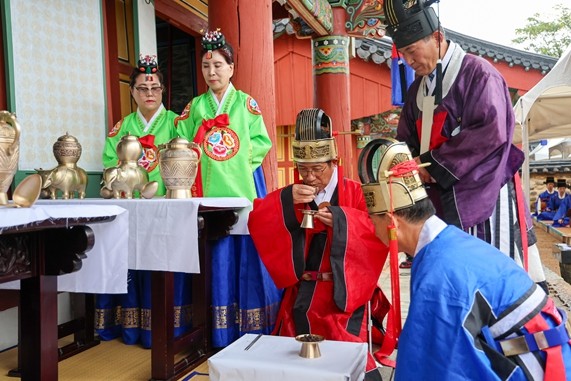 김해시 가락국 시조대왕 숭선전 추향대...