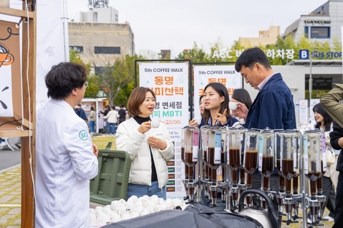 커피 향 따라 걷는 동구 동명동, 가...